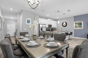 Dining - Upstay: ChampionsGate Home w Private Pool & BBQ (Davenport)