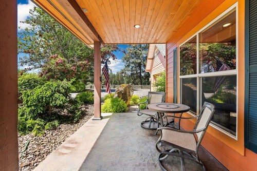 Spacious Bigfork Home w/ Theater, Hot Tub & Games