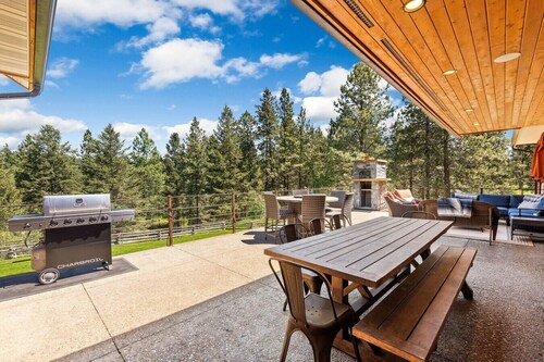 Spacious Bigfork Home w/ Theater, Hot Tub & Games