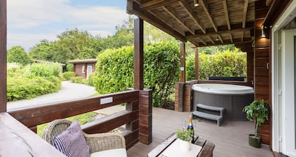 Luxury Lodge with Hot Tub