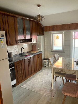 Deluxe-Penthouse, Balkon | Eigene Küche | Gro ßer Kühlschrank, Ofen, Herdplatte