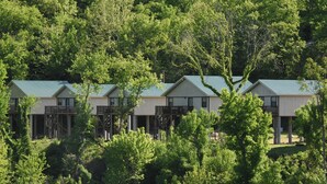 Front of property - Anglers Riverfront Cabins (Mountain View)