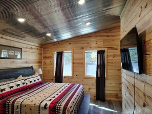 Chalet rustique Deluxe, 2 chambres, accessible aux personnes à mobilité réduite, non-fumeur | 2 chambres, literie fournie