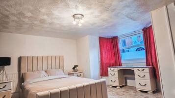 3 soverom, strykejern/-brett, wi-fi og sengetøy