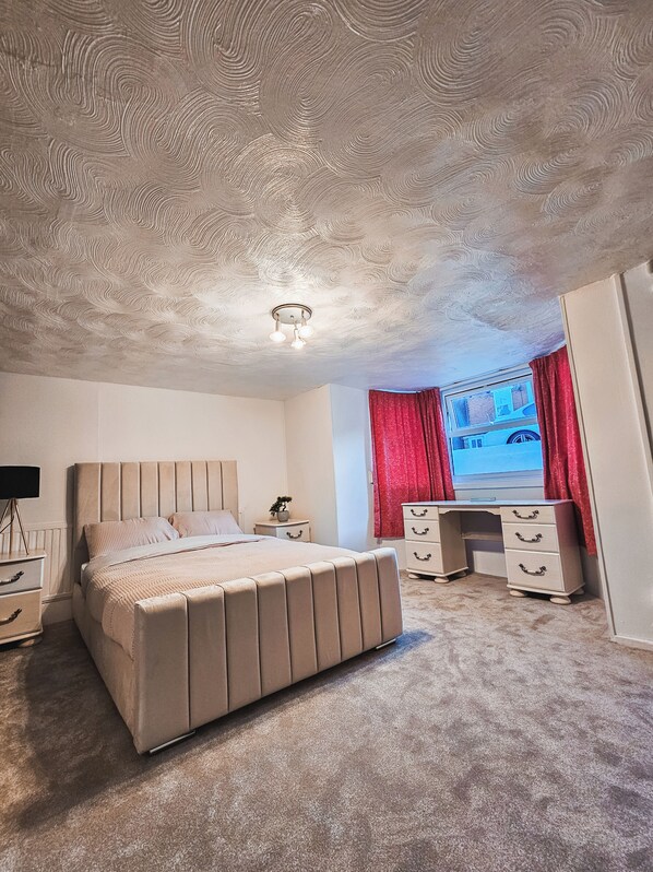 3 Schlafzimmer, Bügeleisen/Bügelbrett, WLAN, Bettwäsche