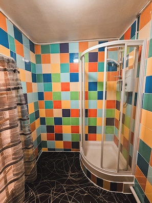 Toallas, jabón, papel de baño