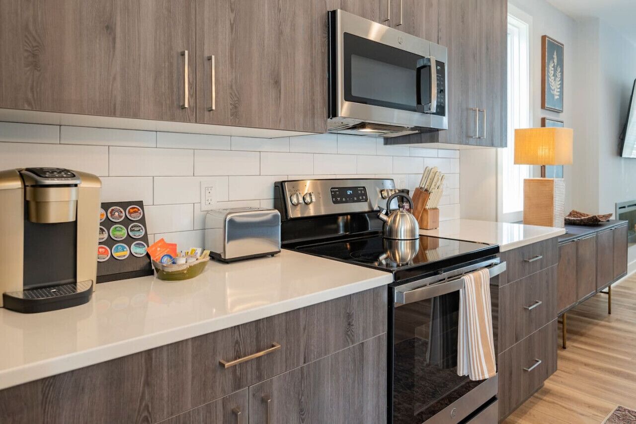 冰箱、微波炉、烤箱、炉灶