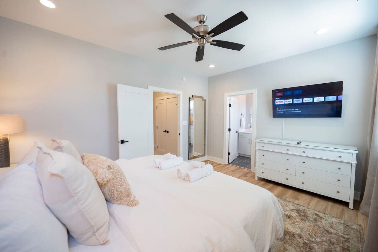 Bureau, fer et planche à repasser, Wi-Fi, draps fournis