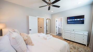 Desk, iron/ironing board, WiFi, bed sheets