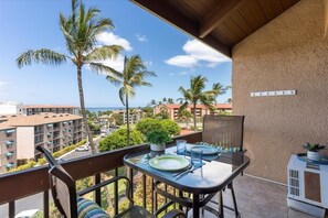 コンドミニアム 2 ベッドルーム | 屋外ダイニングエリア