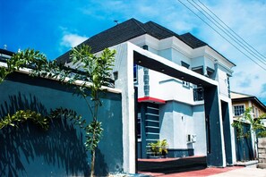 Bagian depan properti