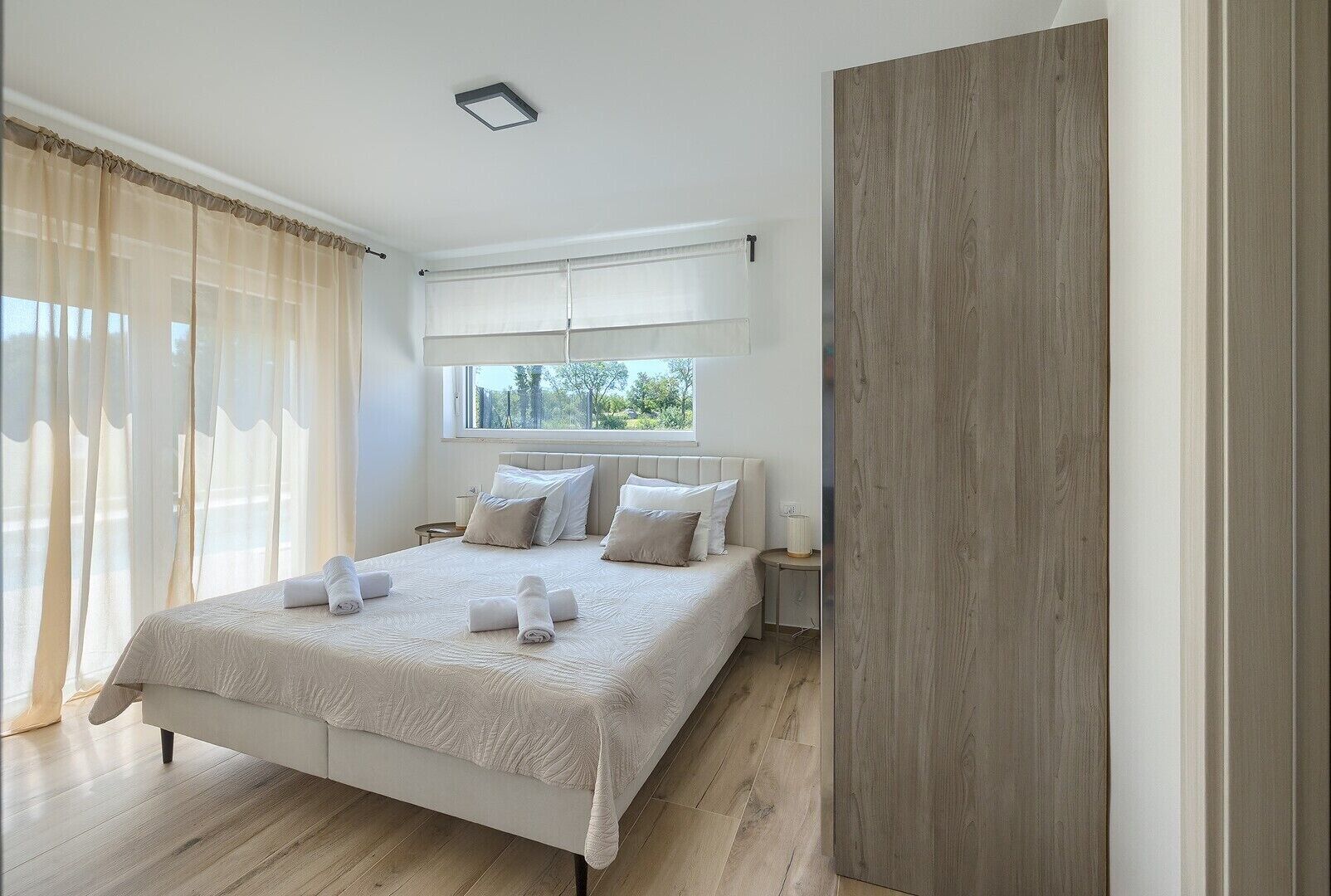 3 bedrooms, WiFi, bed sheets, wheelchair access