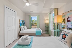 3 bedrooms, iron/ironing board, WiFi, bed sheets - The Floridian, Old Florida Charm with Modern Comfort (Saint George Island)