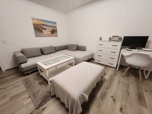 Living area - "charmante 2 Zimmer Wohnung in Ansbach" (Ansbach)