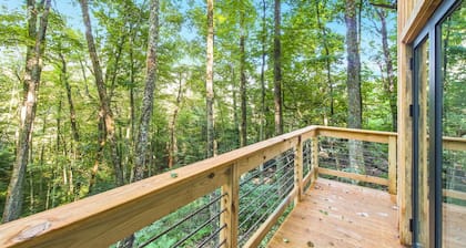 Blue Ridge Parkway / Off-Grid Campground / Two Cabins