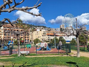 Children's area - Ajaccio 2 bedroom flat in villa, nearby beach (Ajaccio)