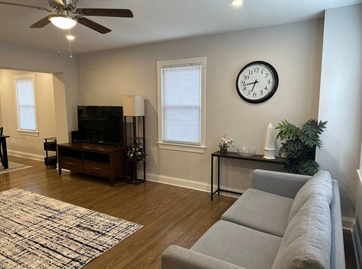 Fully furnished 4-bdr family-friendly townhome in NE of Washington DC