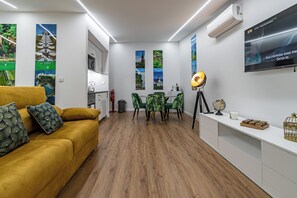 Smart TV - Foral Dreams Accommodation (Fajã de Cima)