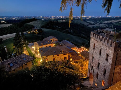 Mirabella - Tabiano Castello Country Villa, Italy- exclusive use, pool, WiFi, AC
