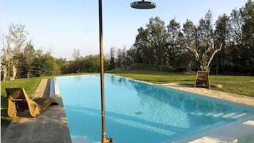 Piscina all'aperto