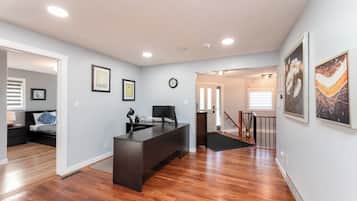 5 bedrooms, desk, iron/ironing board, travel crib