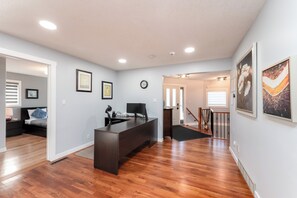 5 bedrooms, desk, iron/ironing board, travel crib