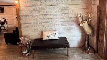 المنشأة من الداخل