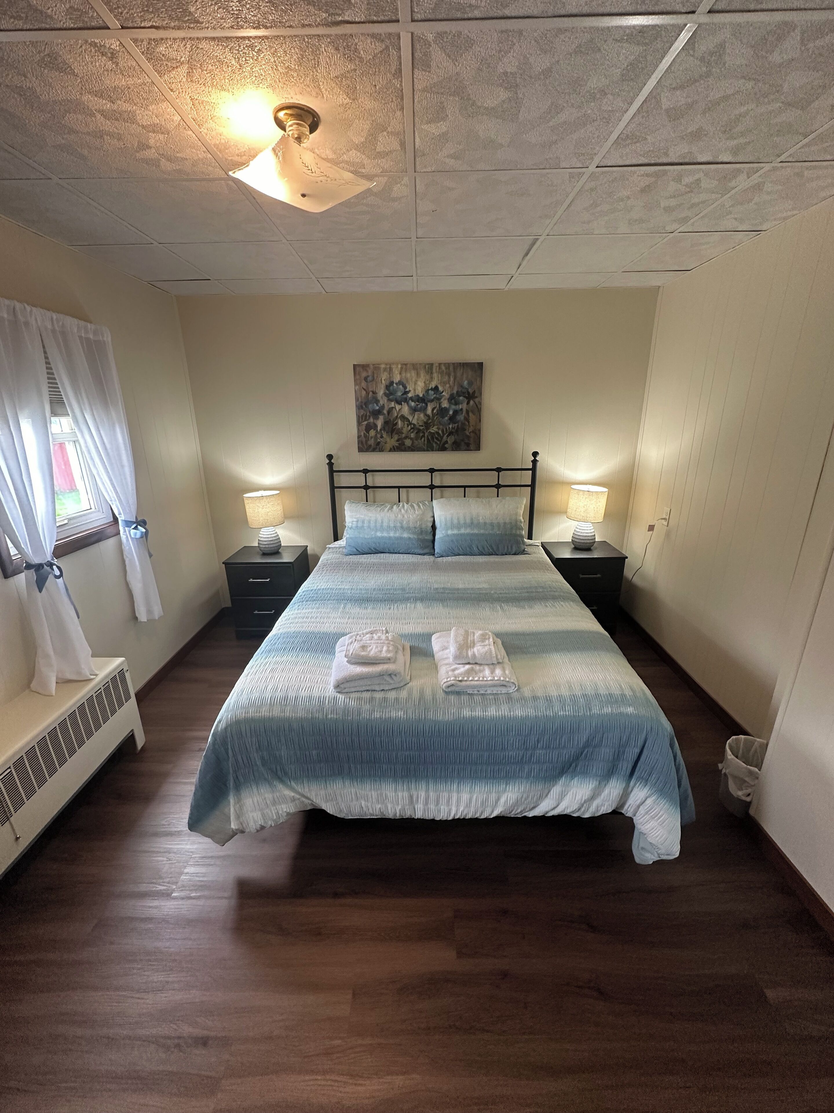 4 chambres, fer et planche à repasser, draps fournis
