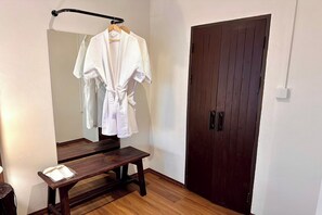 Signature Studio Suite | Minibar, in-room safe, desk, free WiFi - Nuan Inn Secret Courtyard (Chiang Mai)
