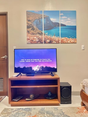 Living area - Mactan cozy 1 bedroom with 3 beds (Lapu-Lapu)