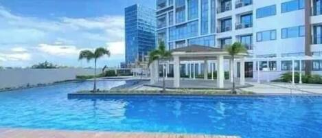 3 outdoor pools