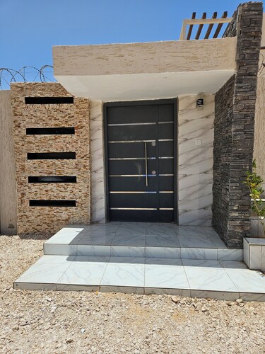 Charming 2-bedroom house in marvelous Nouakchott with WiFi, AC