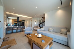 Smart TV - ALHENA PAVILION (Ermionida)