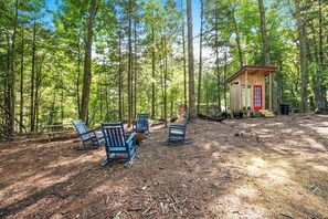 Property grounds - Blue Ridge Parkway / Off-Grid Cabin / Glamping / Turkey Hop Cabin (Laurel Springs)