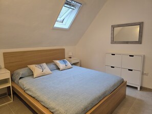 2 dormitoris, planxa i posts de planxar, un bressol de viatge i wifi 