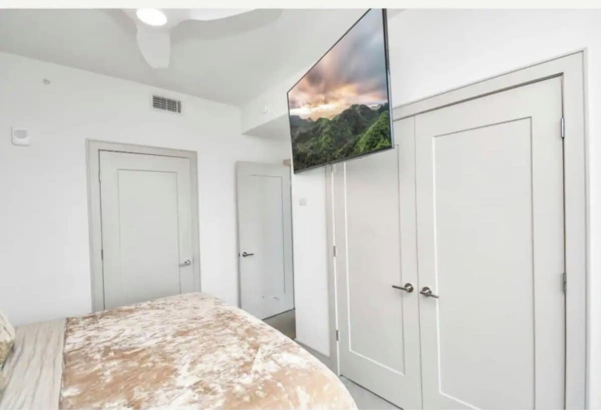 Photo 3 of 2-bedroom condo in Heart of Texas Medical Center w/ fitness, rooftop pool & more
