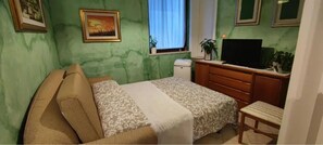 2 habitaciones, tabla de planchar con plancha, wifi y ropa de cama 