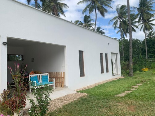 Charming 2-bedroom bungalow in serene Watamu with WiFi