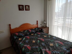 1 Schlafzimmer, Bügeleisen/Bügelbrett, Bettwäsche