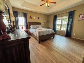 3 chambres, fer et planche à repasser, Wi-Fi, draps fournis