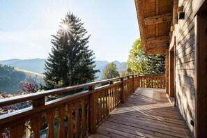 Terrace/patio - Chalet, view panoramic, terrace, fireplace or stove, parking, tv, ski locker, 168m², La Clusaz (La Clusaz)