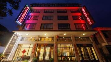 المنشأة من الخارج