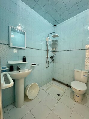 Handtücher, Seife, Toilettenpapier