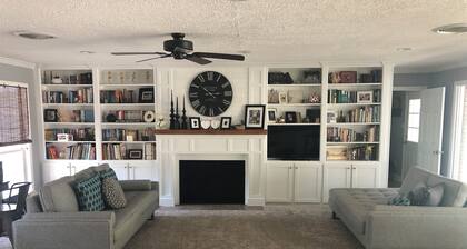 Charming Spacious 4-bedroom house with AC and WiFi in Bryan near Kyle Field