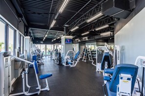 Fitness facility - Bay Views with a 6 seater golfcart in Sandestin (Miramar Beach)