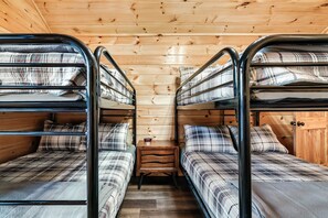 4 habitaciones, tabla de planchar con plancha y wifi gratis