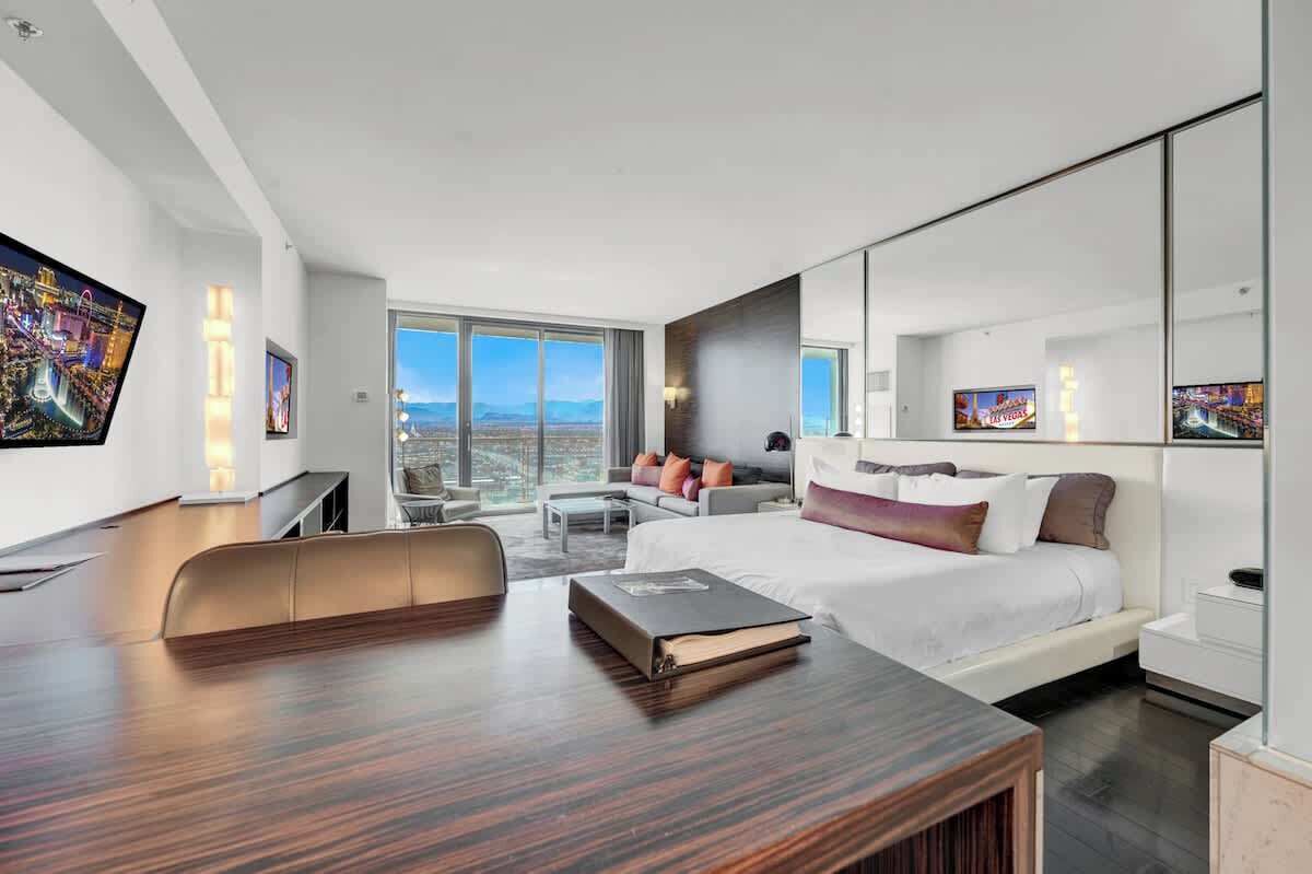 Fer et planche à repasser, Wi-Fi gratuit, draps fournis