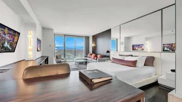 Iron/ironing board, free WiFi, bed sheets