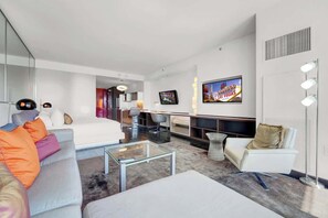 1 habitación, escritorio, tabla de planchar con plancha y wifi gratis 