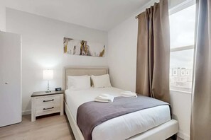 5 chambres, fer et planche à repasser, Wi-Fi gratuit, draps fournis